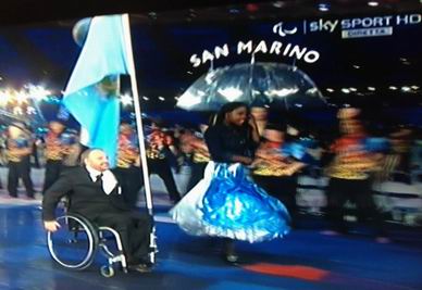 Immagine televisiva della bandiera sammarinese.